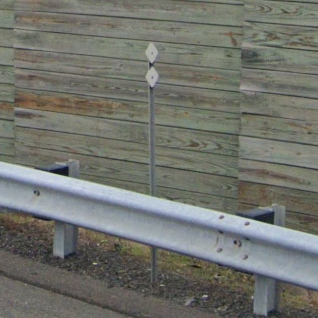 Connecticut w bollard