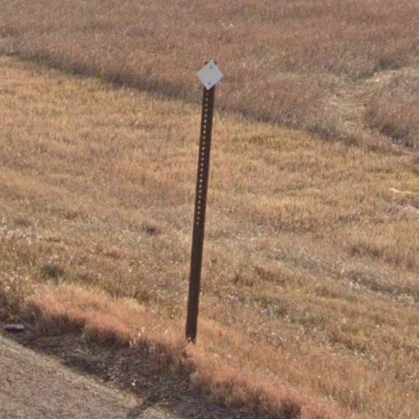 South Dakota w bollard