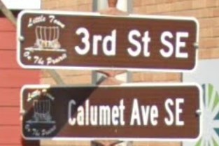 De Smet, SD street sign