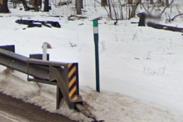 Green guardrail bollard