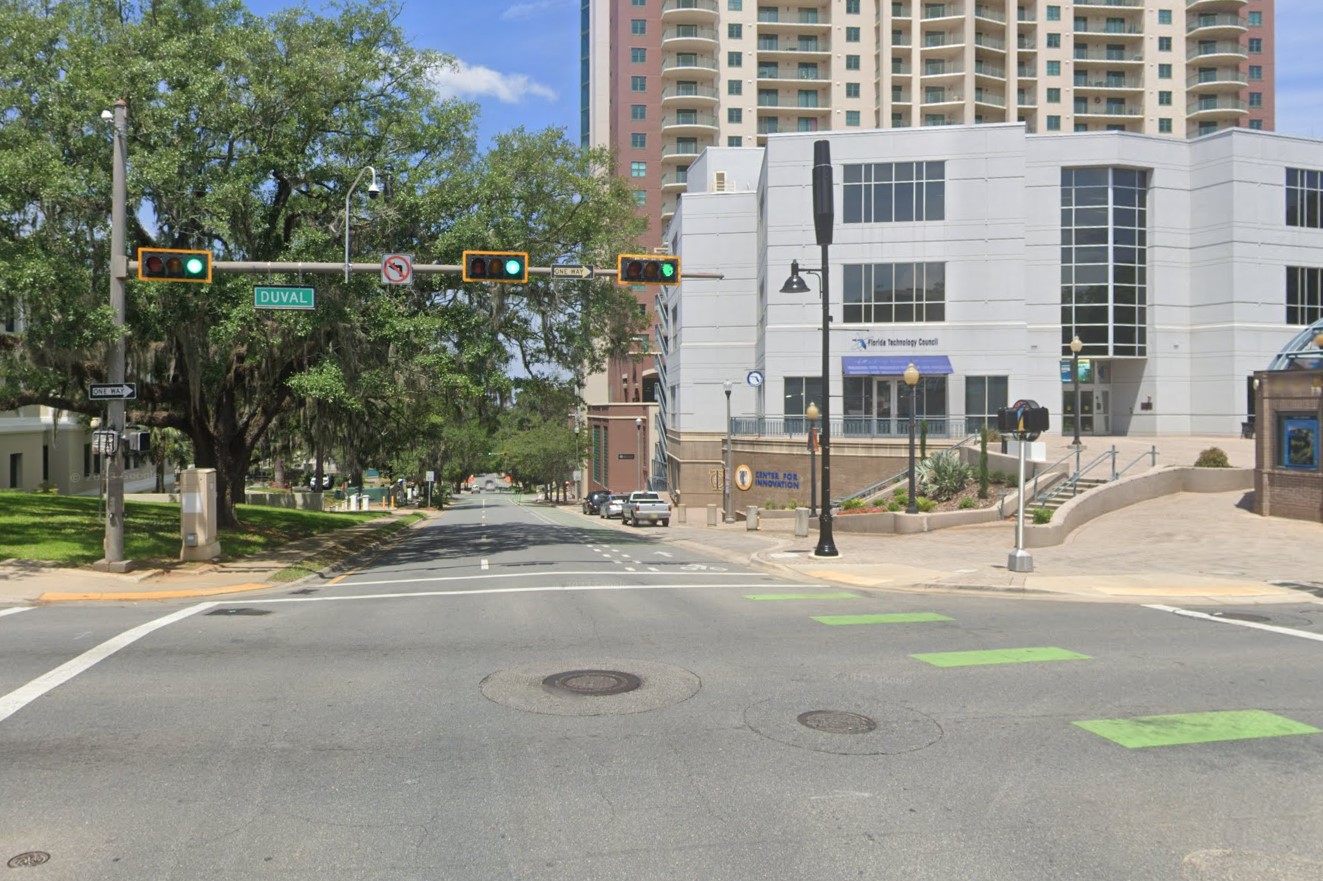 Bike lane / horizontal traffic signal