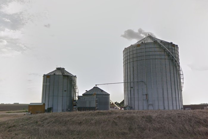 Grain bin