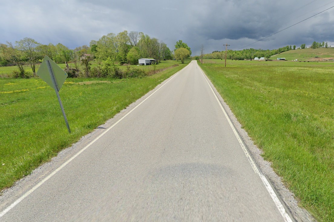 No centerline on smaller roads