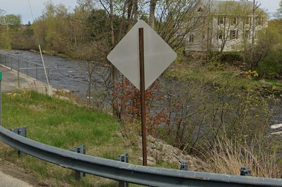 ME rusty signposts