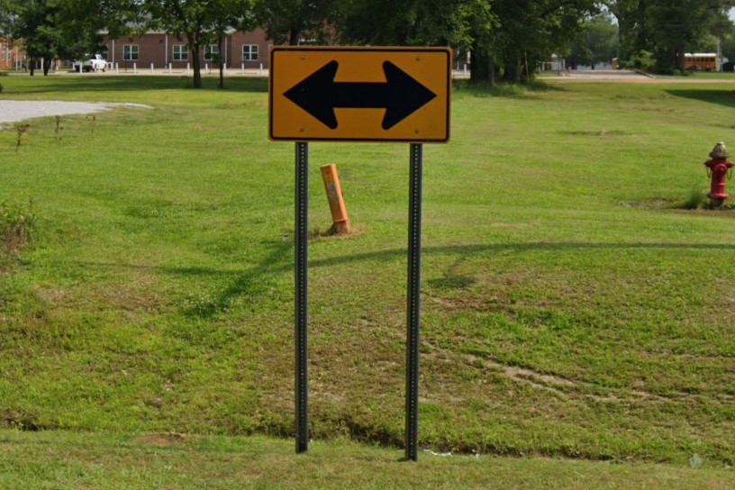 T-Intersection warning without stripes