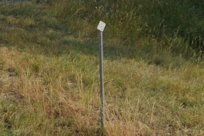 MT white bollards