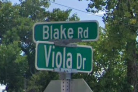 Thinner street sign on top