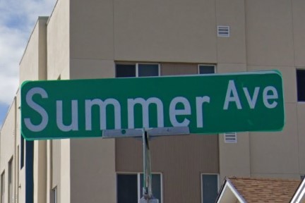 Street sign layout