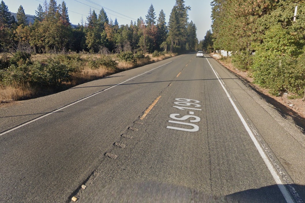 Center rumbles with single yellow line