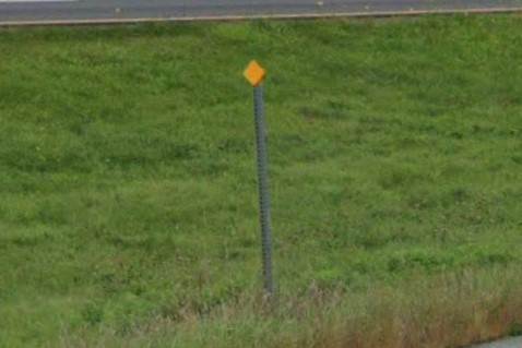 VT Yellow diamond bollards