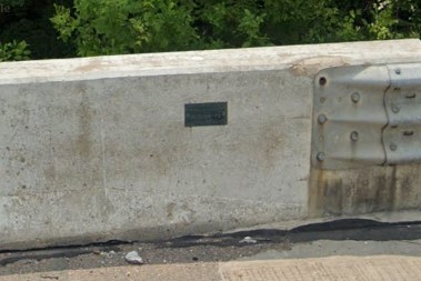 Bridge plaque