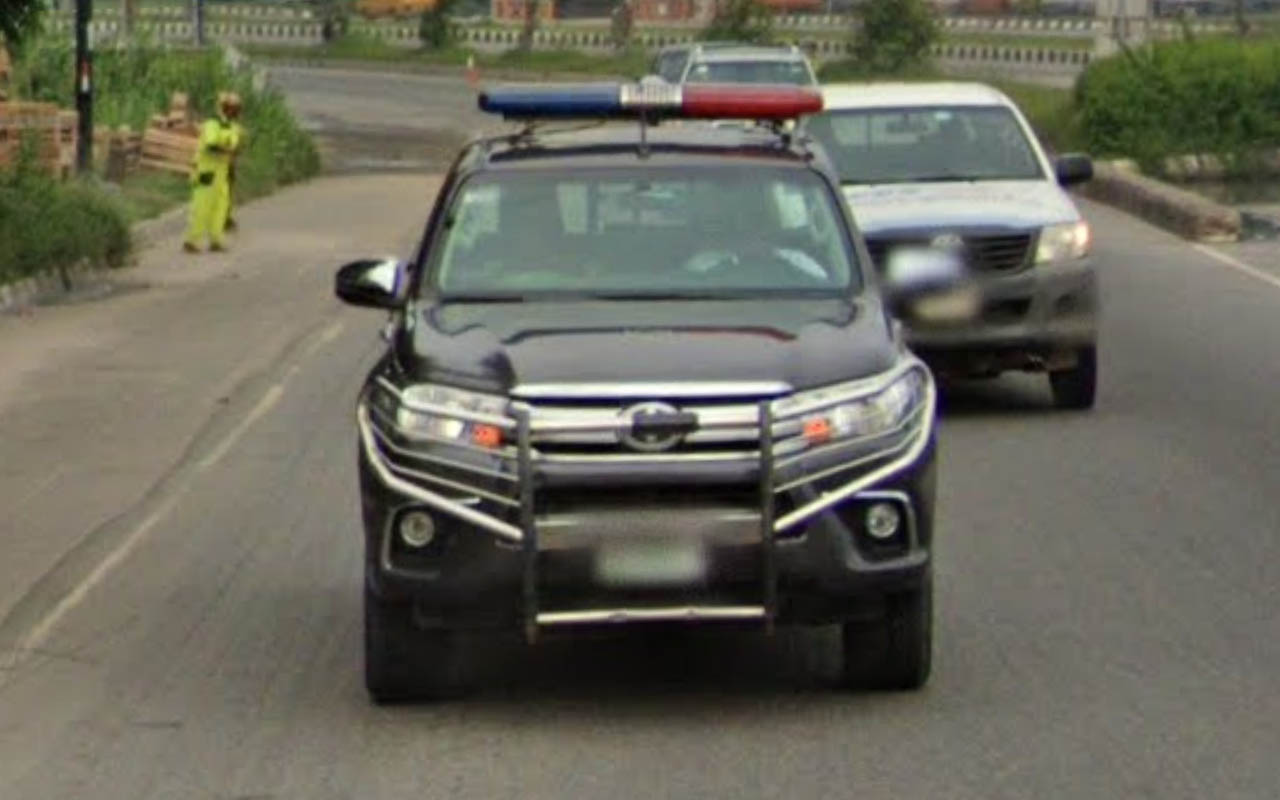 FollowCar_45